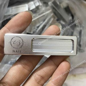 Bảng tên nhân viên thay tên loại 4 in UV 1 bang-ten-nhan-vien-thay-ten-loai-4-dep