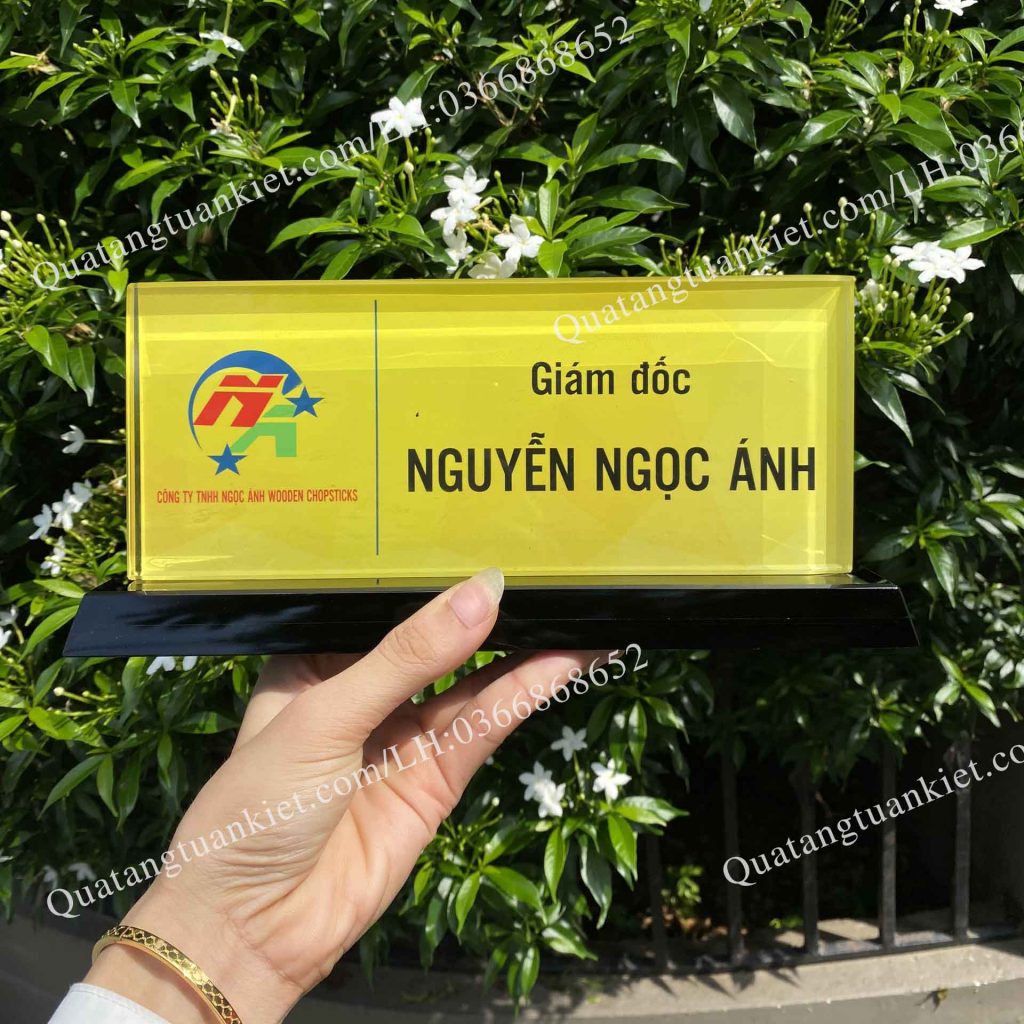 bien-chuc-danh-de-ban-pha-le-de-den bien-chuc-danh-de-ban-pha-le-de-den