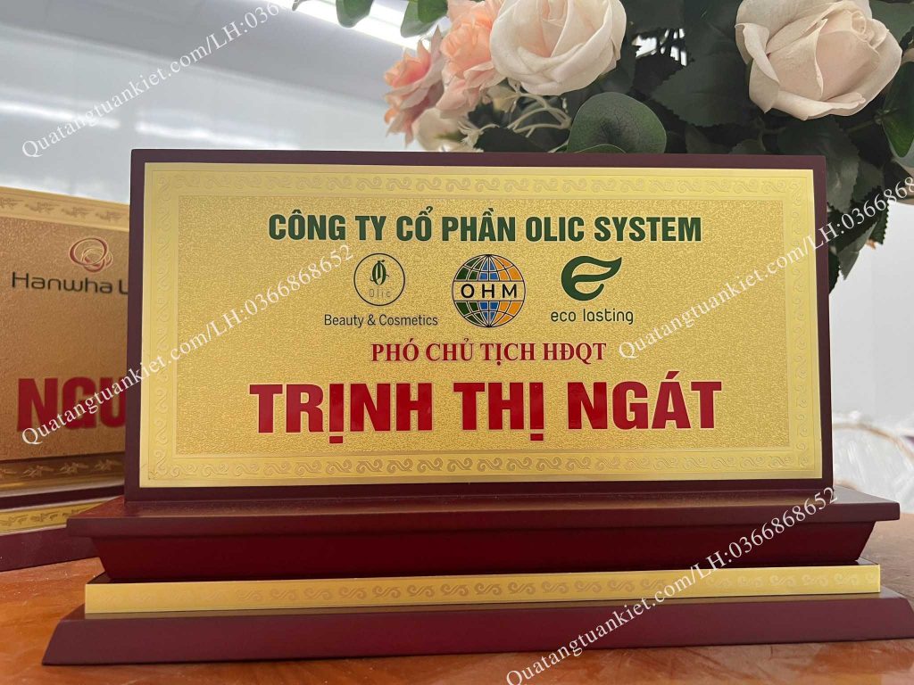 Biển chức danh tam cấp đồng 2 mặt