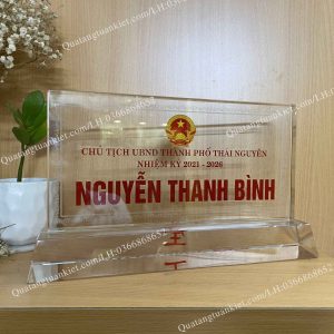 Biển chức danh để bàn pha lê cao cấp nguyên khối 3 bien-chuc-danh-pha-le-cao-cap
