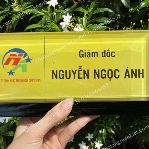 Biển chức danh để bàn pha lê đế đen in uv 3 z3588355137226 b329a68a98e262798858da794f5c184b