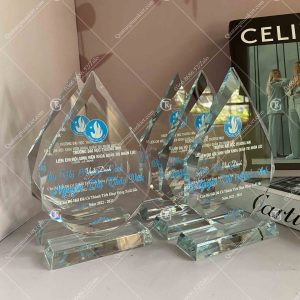 Biểu trưng pha lê giọt nước 5 bieu-trung-pha-le-giot-nuoc