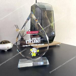 Biểu trưng pha lê giọt nước 4 giot-nuoc-pha-le-in-uv