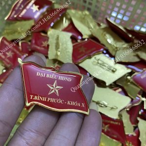 Huy hiệu đảng phôi đồng mạ vàng công nghiệp 2 huy-hieu-dang-in-uv