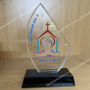 Biểu trưng pha lê mẫu TK04 3 ky-niem-chuong-pha-le-mau-tk04