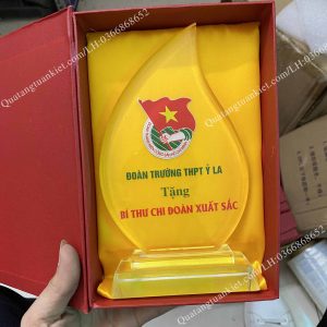 Biểu trưng pha lê lá 1 lam-bieu-trung-pha-le-la