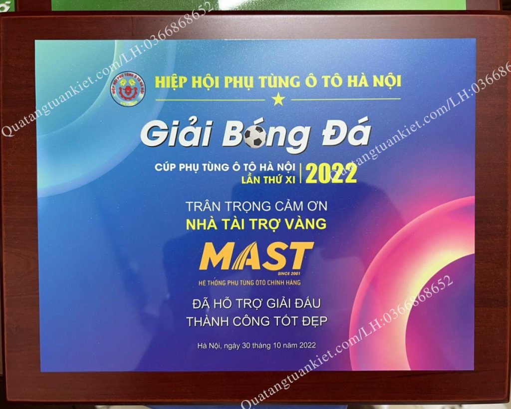 bieu-trung-go-in-kim-loai-trang-nhu bieu-trung-go-in-kim-loai-trang-nhu