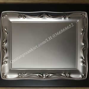 bieu-trung-go-khung-kim-loai-hoa-van-day-mau-bac