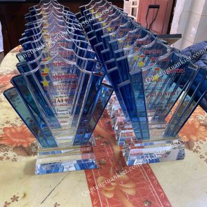 Biểu trưng pha lê hình quạt Viettel 2 bieu-trung-pha-le