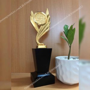 cup-kim-loai-canh-chim-dia-cau