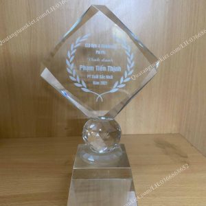 Cúp pha lê vuông nghiêng thấp 2 cup-pha-le-vuong-nghieng-thap