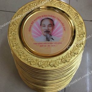 xuong-san-xuat-bieu-trung-dia-dong