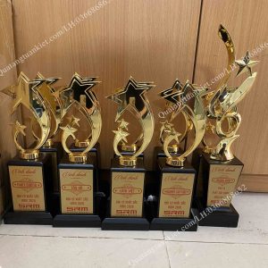 xuong-san-xuat-cup-kim-loai