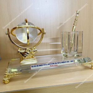 de-ban-phong-thuy-bat-tay-dia-cau