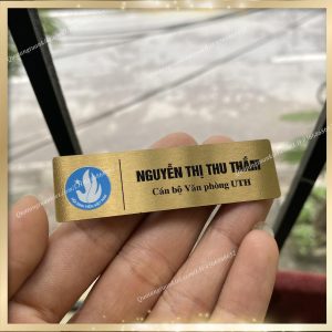 bang-ten-cai-ao-inox-vang