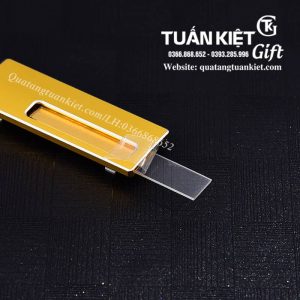 Phôi bảng tên nhân viên thay tên loại 2 3 phoi-the-ten-nhan-vien-thay-ten-loai-2