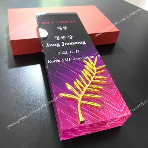 cup-pha-le-chu-nhat-dung-nguyet-que