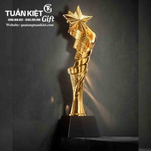 Cúp composite mạ vàng TK10 1 xuong-san-xuat-cup-ma-vang-tk10