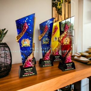 xuong-san-xuat-cup-pha-le-duong-den-vinh-quang