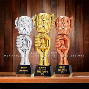 cup-ban-tay-cam-cup-ma-vang-bac-dong