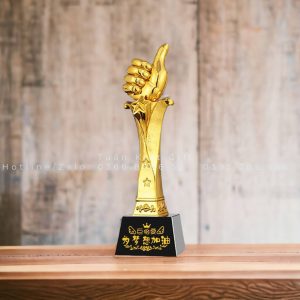 Cúp composite TK28 bàn tay Like mẫu 02 2 cup-ban-tay-like-mau-2