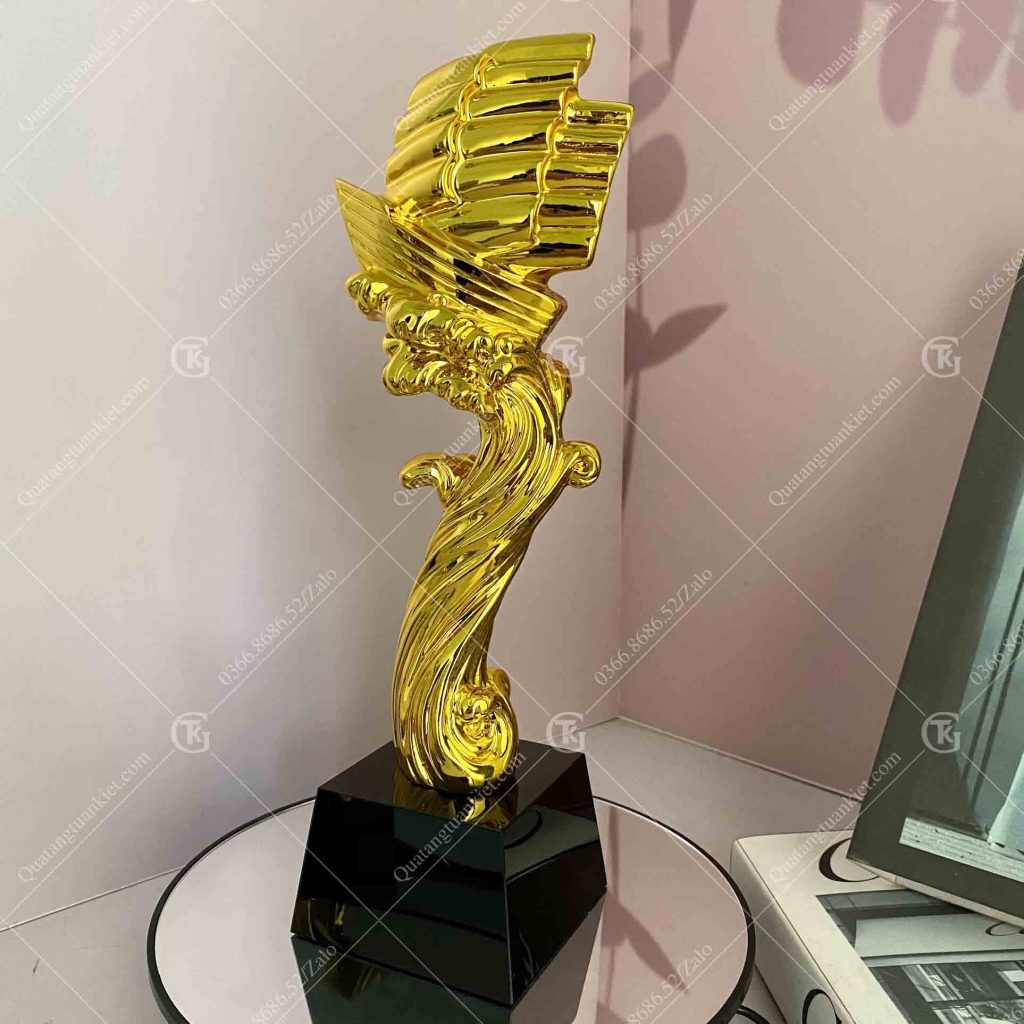 cup-composite-thuan-buom-xuoi-gio-ma-vang cup-composite-thuan-buom-xuoi-gio-ma-vang