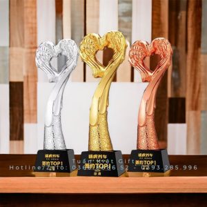 cup-vinh-danh-composite-doi-canh-tinh-yeu