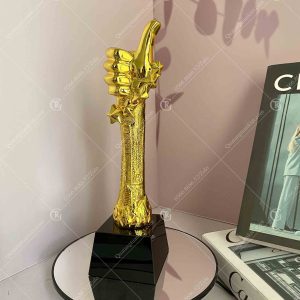 Cúp composite bàn tay Like mạ vàng 2 cup-vinh-danh-composite-ma-vang-like