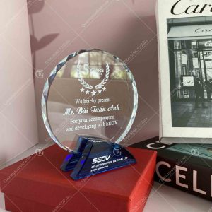 Kỷ niệm chương pha lê TK10 2 ky-niem-chuong-pha-le-tron-chan-xanh-tk10