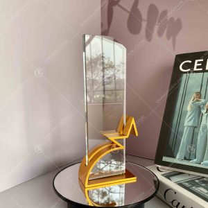 cup-pha-le-de-sao-kim-loai