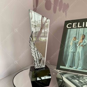 Cúp pha lê hình cánh chim mạ vàng bạc đồng 2 cup-pha-le-hinh-canh-chim-ma-bac