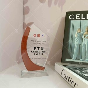 Kỷ niệm chương pha lê sen đỏ 2 lam-bieu-trung-pha-le-sen-do-ha-noi