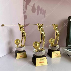 xuong-san-xuat-cup-pha-le-qua-golf-ma-vang