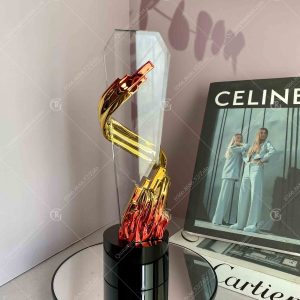 Cúp pha lê dãy núi mạ màu quấn quanh thân 1 cup-pha-le-tk25