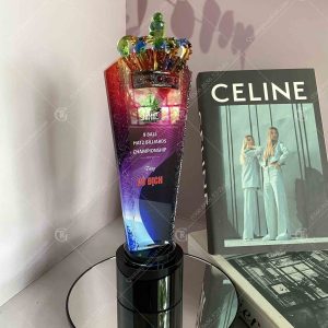 Cúp pha lê thân đúc họa tiết vương miện pha lê 1 cup-luu-niem-pha-le-than-duc-hoa-tiet-vuong-mien-pha-le