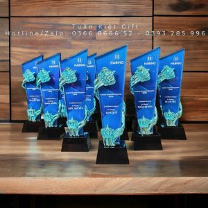 lam-cup-pha-le-hoa-tiet-vuong-mien-ma-mau-quan-quanh-than